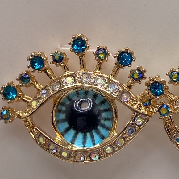 BETSEYS EYE STUDS MULTI 54 - Picture 2 of 5